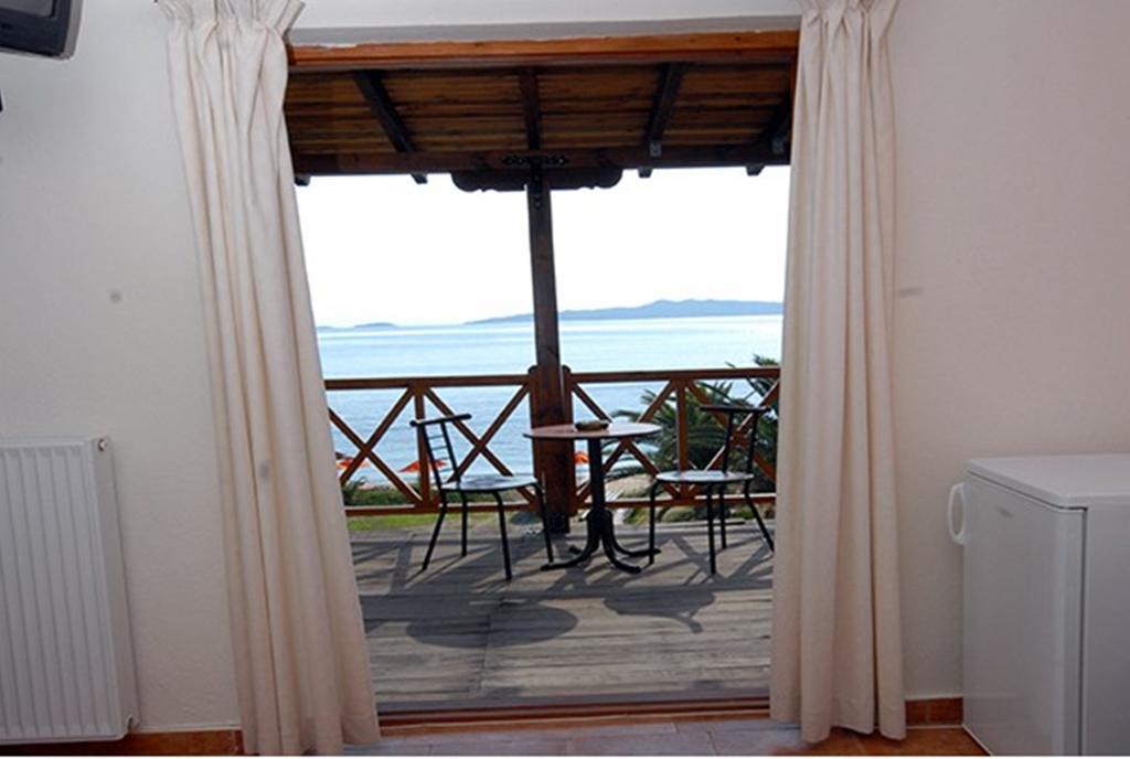 Porto Kalliali Ouranoupoli Rom bilde
